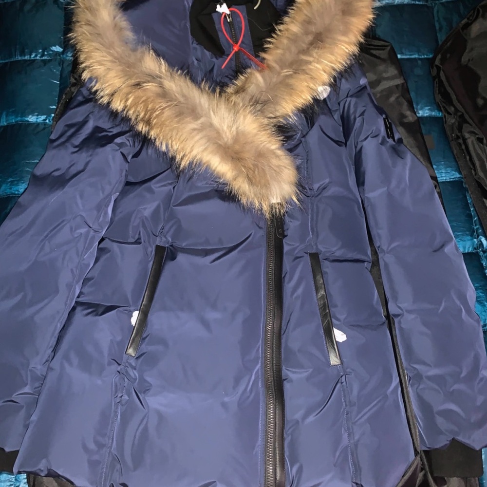 Mackage Adali Down Coat – Navy, XS – Real Fur Collar – Never Worn 

*NYC based🗽* - Picture 3 of 4